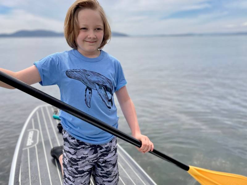 Ḱenes Kleinkind Und Jugend Bambus Bio-Baumwolle T-Shirt von omdlcoastal