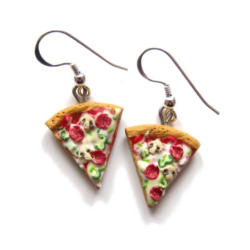 Handgemachte Pizza Stück Ohrringe Lebensmittel Schmuck Aus Polymer Clay von omifimo