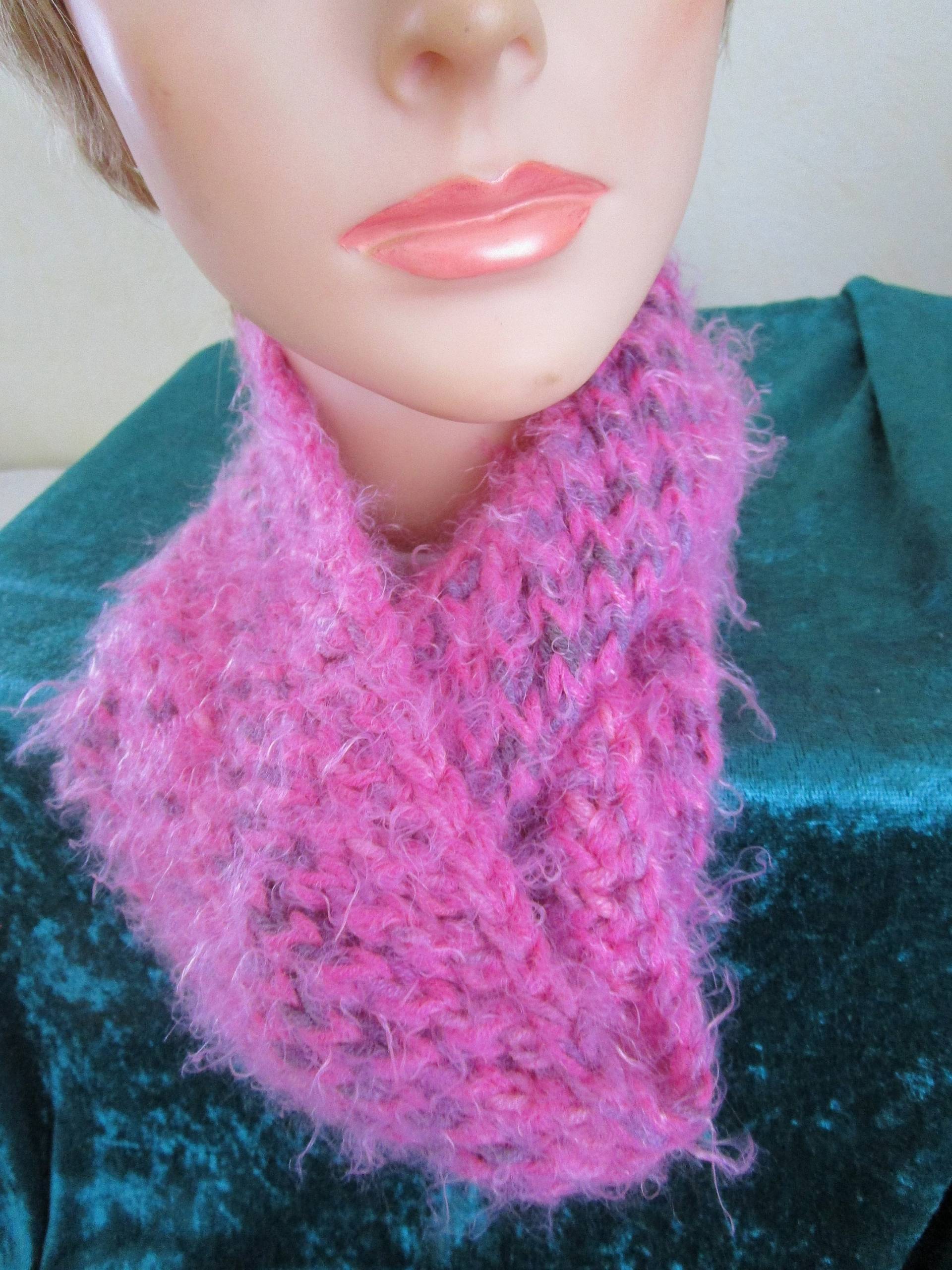 Kinder-Loop, Handgestrickt, Loopschal, Rundschal, 120 X 15 cm, Luftig Weicher Loop in Pink Grau Gestrickt Kinder-Loop, Handgestrickt, Loopschal, Rundschal, 120 X 15 cm, Luftig Weicher Loop in Pink Grau Gestrickt von omudelkreativ