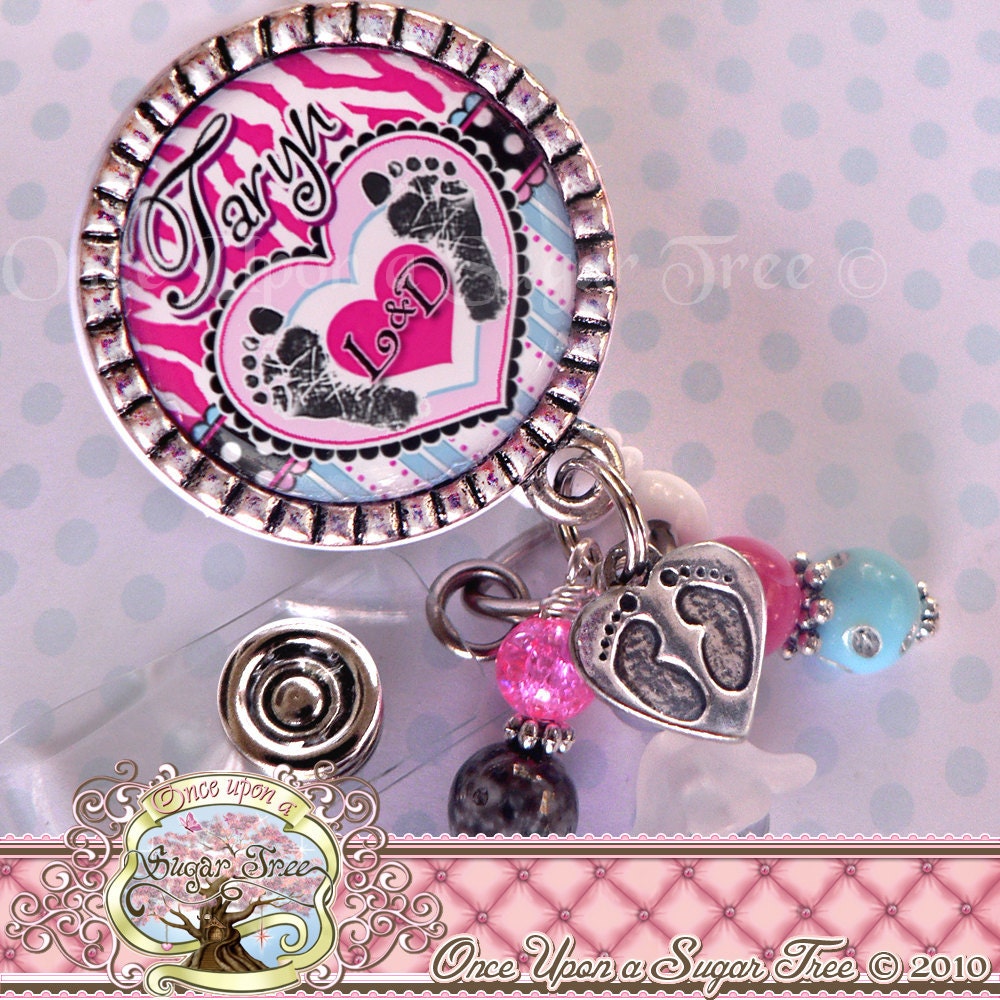 Arbeit Und Lieferung, Ob, Postpartum, Baby-Fußabdrücke, Krankenschwester Id Abzeichen Reel, Rn Np Pflege Id Halter, Clip, Arzt, Büro, Arzt von onceuponasugartree