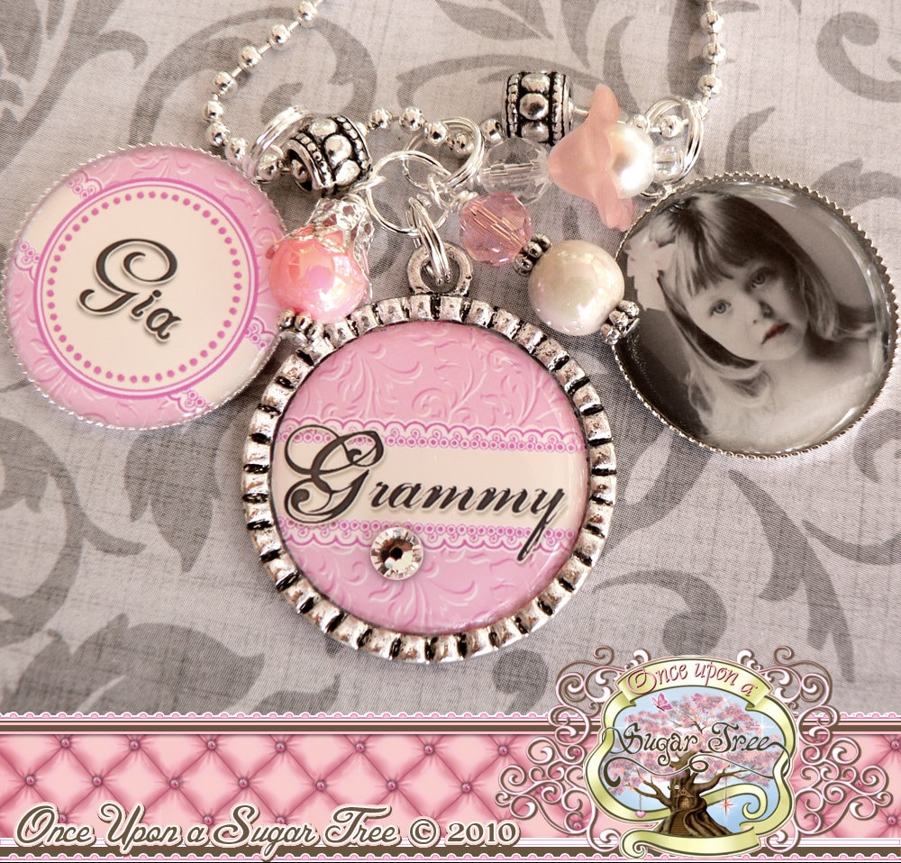 Personalisiertes Grammy Geschenk Von Enkelin Oder Enkel-Personalisierte Namenskette-Fotoschmuck Für Sie-Weihnachtsgeschenk Oma-Muttertag von onceuponasugartree