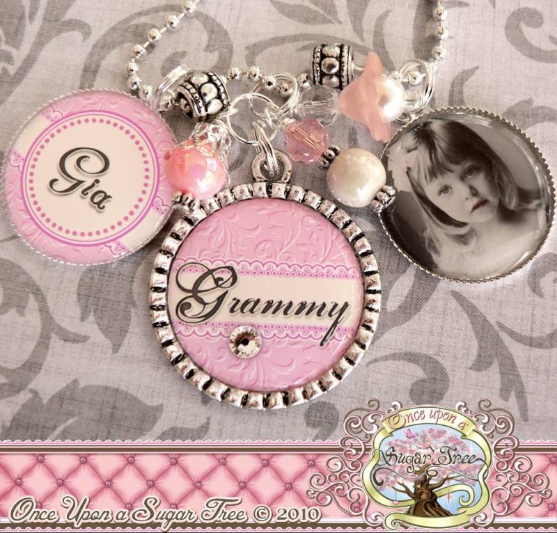 Personalisiertes Grammy Geschenk Von Enkelin Oder Enkel-Personalisierte Namenskette-Fotoschmuck Für Sie-Weihnachtsgeschenk Oma-Muttertag von onceuponasugartree