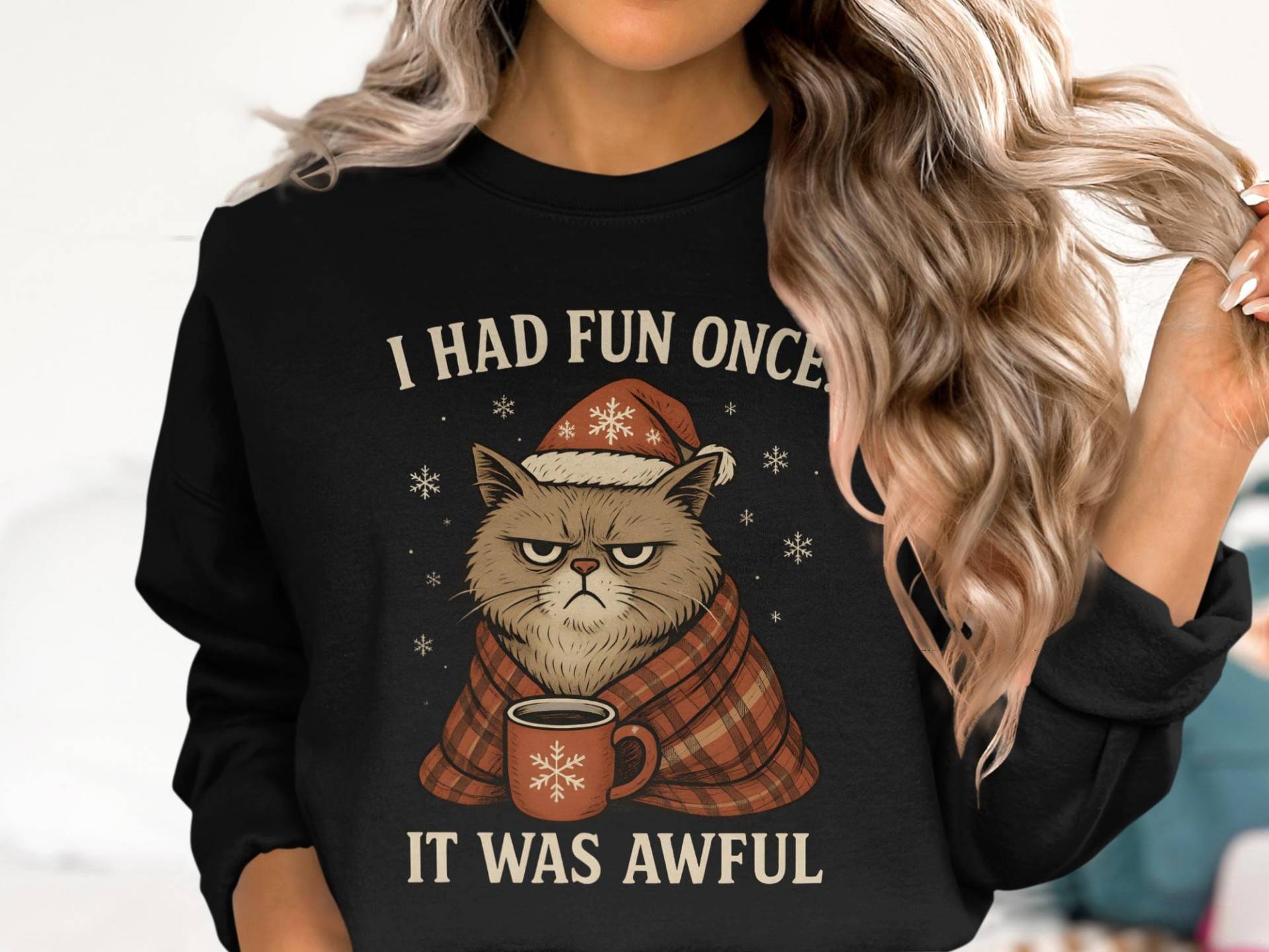Funny Cat Christmas Sweatshirt, Grumpy Holiday Shirt, Sarcastic Winter Coffee Sweater, Cozy Moody Xmas Pullover For Adults von onefivee