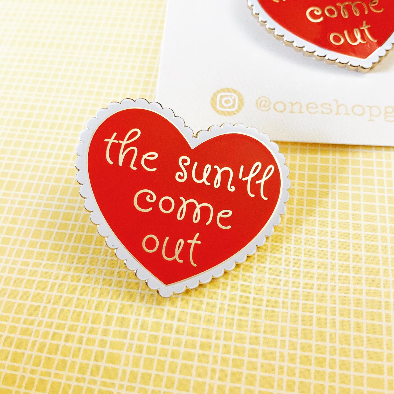 Annie Musical- The Sun Will Come Out Tomorrow - Niedlicher Broadway Musical Hard Enamel Pin von oneshopglory