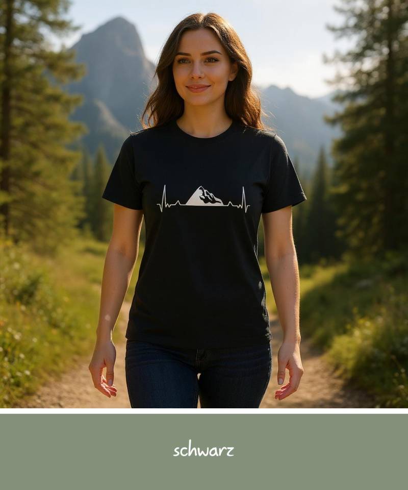 Bergsilhouette T-Shirt | Natur Motiv Mit Herzschlag Design Outdoor Abenteuer Shirt Unisex Premium Bella + Canvas 3001 033 von oninaOutdoor