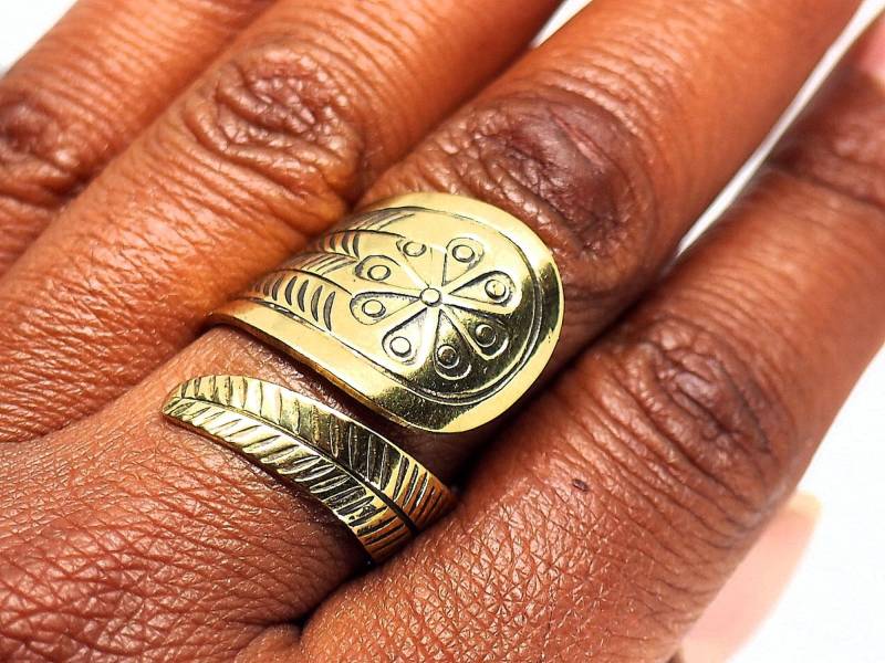 Spiral-Messing-Ring - Verstellbar Modernes Design Blumenmuster Handgebogen Statement Ring Spiral-Messing-Ring - Verstellbar Modernes Design Blumenmuster Handgebogen Statement Ring von onirikjewelry