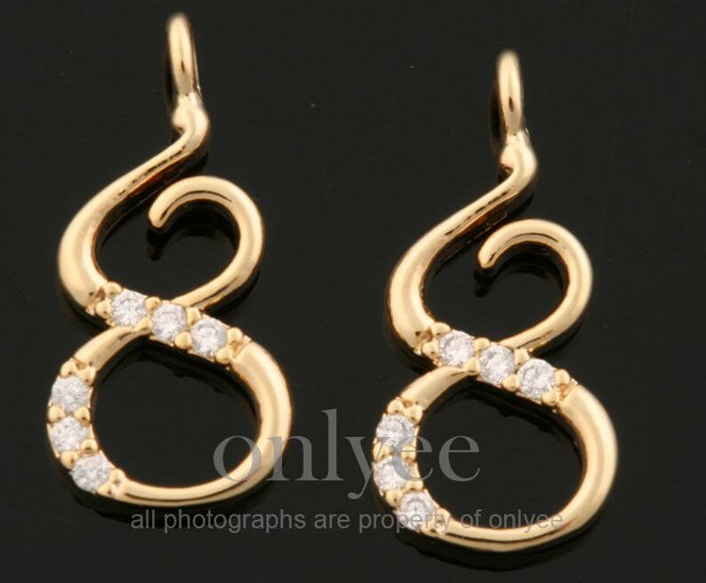 2 Stück-13mm X 6mm Hell Vergoldet Über Messing Einfache Zahlen Mit Zarten Cubics, Anhänger, Charme, Schmuck Versorgung, Acht | K1434G-H 2 Stück-13mm X 6mm Hell Vergoldet Über Messing Einfache Zahlen Mit Zarten Cubics, Anhänger, Charme, Schmuck Versorgung, Acht | K1434G-H von onlyee2