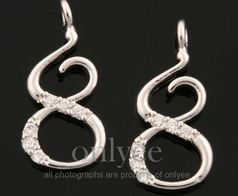 2 Stück-13mm X 6mm Helles Rhodium Über Messing Einfache Zahlen Mit Zarten Kubik, Anhänger, Charme, Schmuck Versorgung, Acht | K1434S-H 2 Stück-13mm X 6mm Helles Rhodium Über Messing Einfache Zahlen Mit Zarten Kubik, Anhänger, Charme, Schmuck Versorgung, Acht | K1434S-H von onlyee2