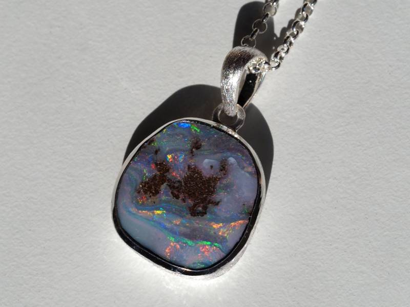 Boulder Opal Anhänger 8.35Ct Silber Halskette 25013 Boulder Opal Anhänger 8.35Ct Silber Halskette 25013 von opalogram
