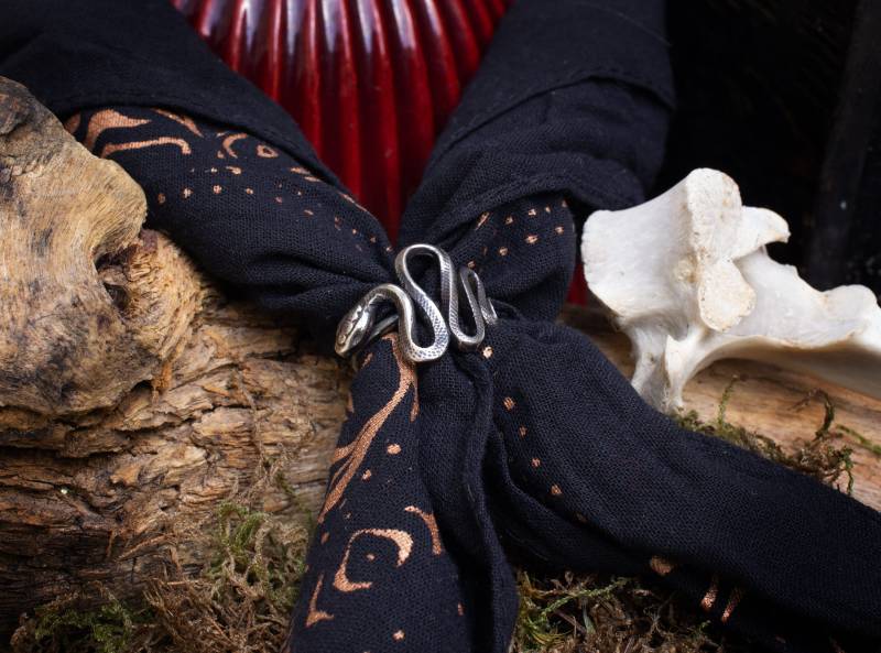 Schlangenhalstuch Aus Recyceltem Sterlingsilber von osaozdoba