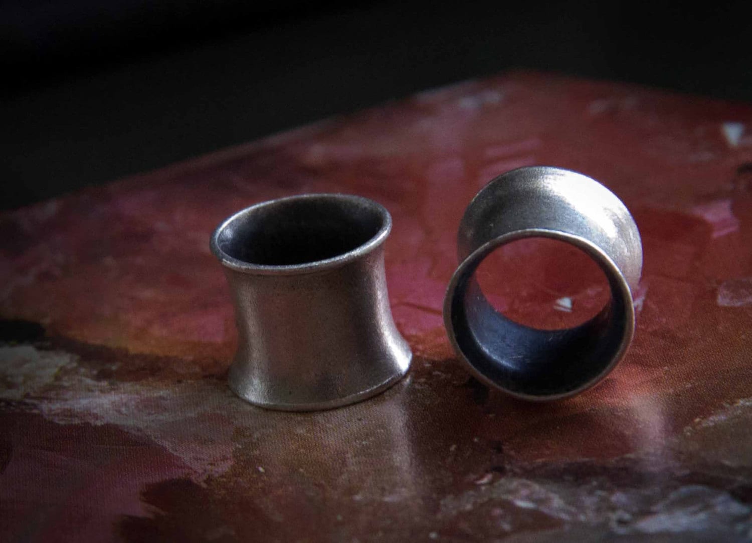 Silber Ohrstecker Double Flared Tunnel Lehren Abstand Distressed Raw 6 Mm 8 10 12 14 0G 000G 0000G von osaozdoba