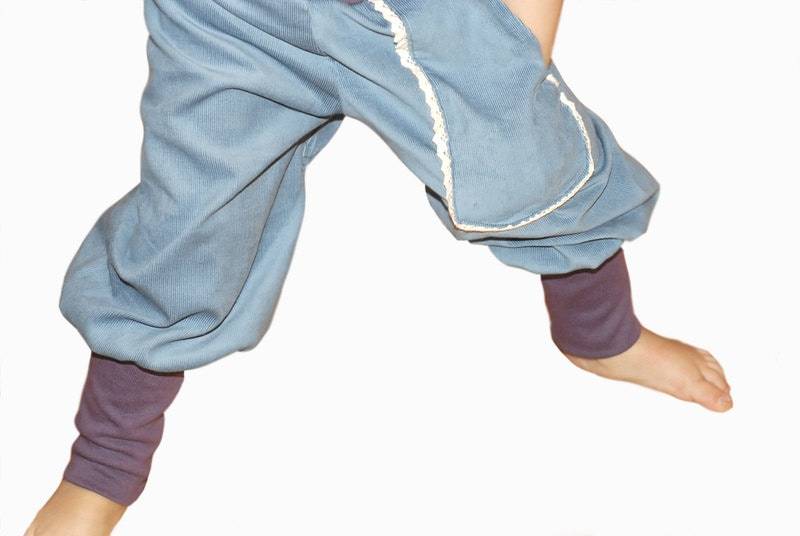 Gemütliche Pumphose Cordhose Mitwachshose Gemütliche Pumphose Cordhose Mitwachshose von ostseekinder