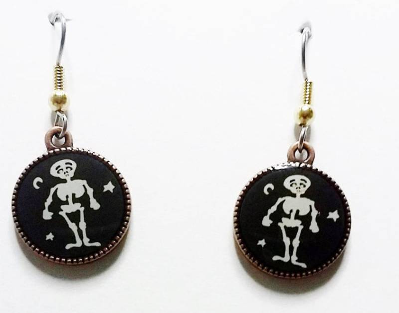 Halloween Weiß Skelette Mit Schwarzem Hintergrund von ours2urs