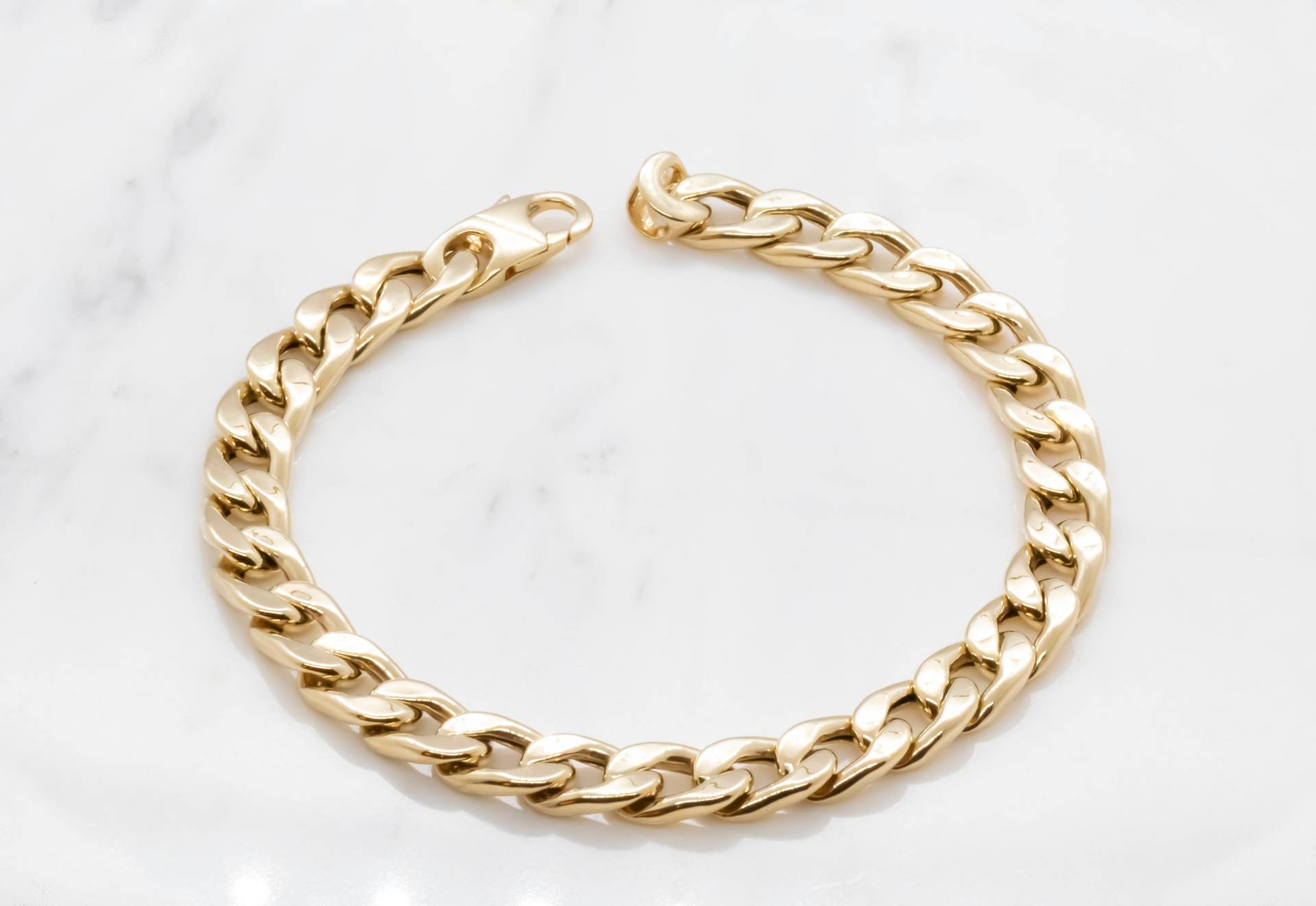 14 Karat Gelbgold Hohlknöpfe Armband von ovajewelryusa