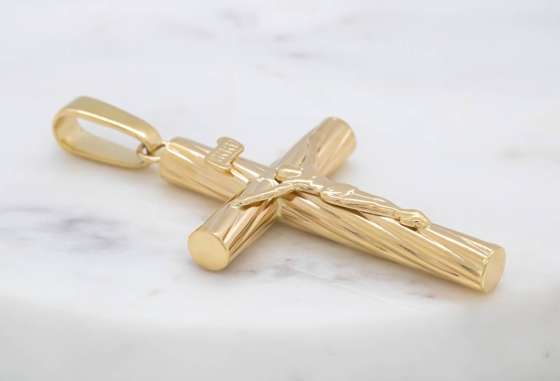 14 Karat Gelbgold Kreuz Anhänger von ovajewelryusa