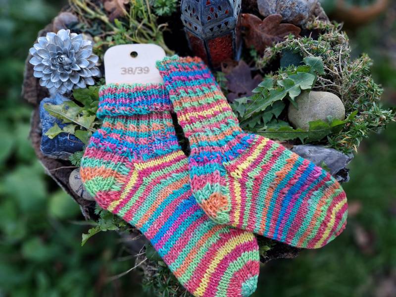 Handgestrickte Socken 38/39 Opal 8 Fach "Wintersonne" Regenbogenbunt von owlsocksandmore