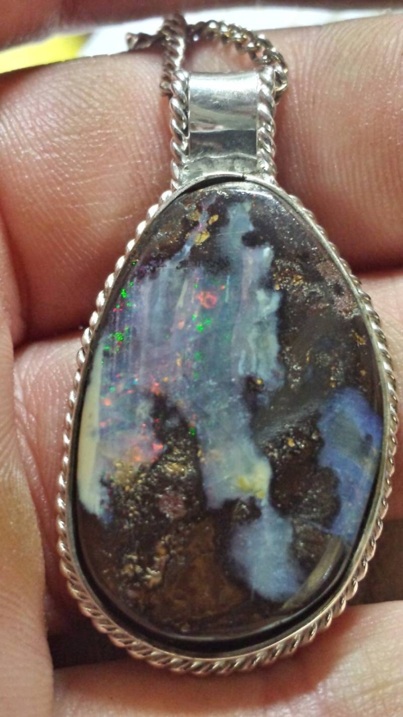 Boulder Opal Anhänger Aus Quilpie in Queensland Australien Boulder Opal Anhänger Aus Quilpie in Queensland Australien von ownanopal