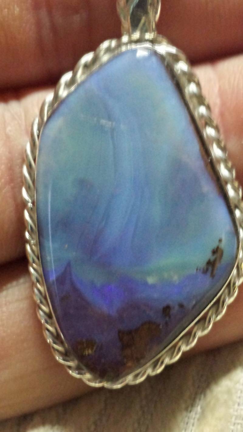 Boulder Opal Anhänger Aus Quipie in Queensland Australia.31Ct Boulder Opal Anhänger Aus Quipie in Queensland Australia.31Ct von ownanopal