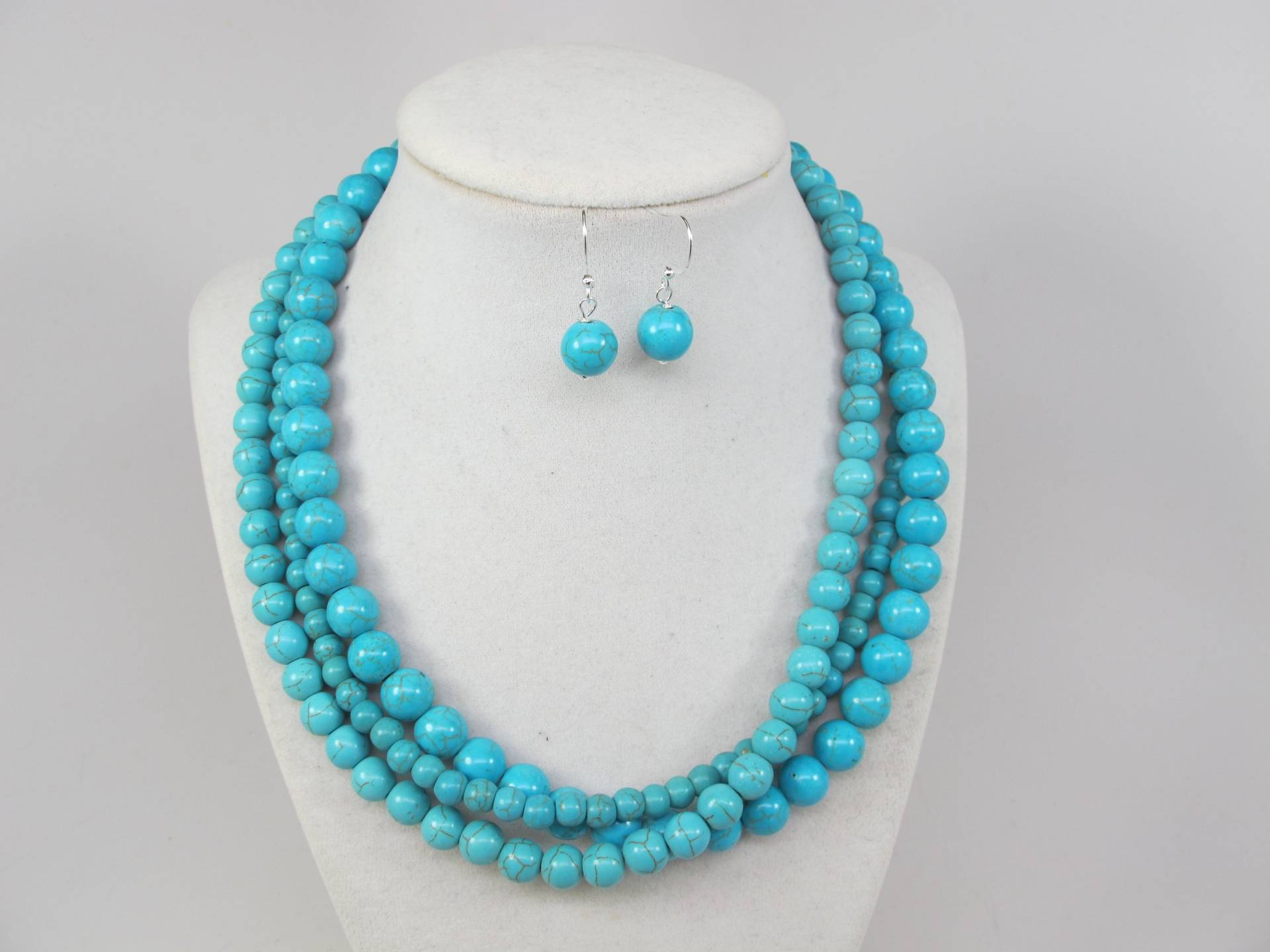 Dicke Türkis Halskette, Mehrstrangige Statement Kette, Schmuck, Große Perlen Dicke Türkis Halskette, Mehrstrangige Statement Kette, Schmuck, Große Perlen von oxanajewelrydesign
