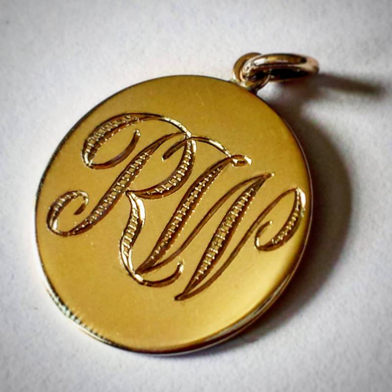 sterling Silber Oder Gold Anhänger Mit Ihrer Initialen, Familienwappen Wappen Eingraviert sterling Silber Oder Gold Anhänger Mit Ihrer Initialen, Familienwappen Wappen Eingraviert von oxfordsignetrings