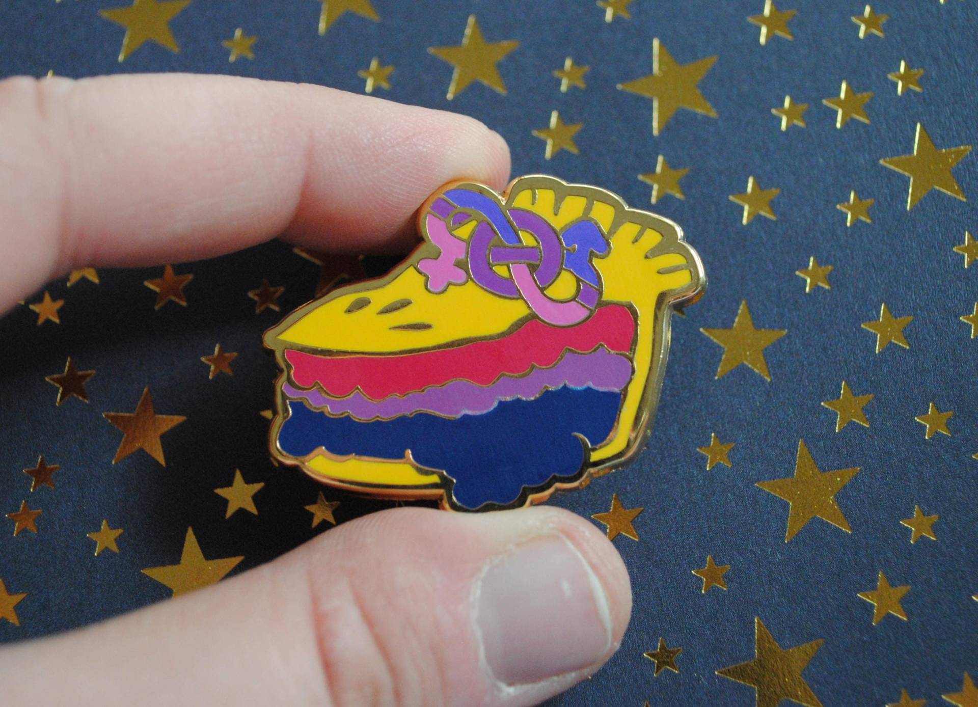Bi Pie - Gebäck Pride Emaille Pins Bisexuelle Pin Bi Pie - Gebäck Pride Emaille Pins Bisexuelle Pin von oxygenimpulse