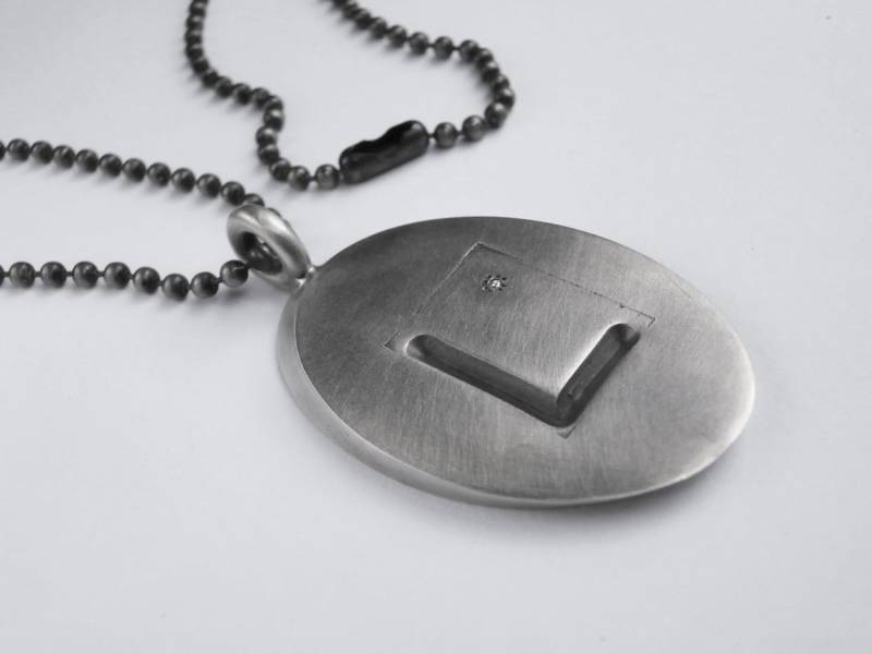 Hand Gestempelt Initial Sterling Silber Und Diamant Halskette von pablovalencia