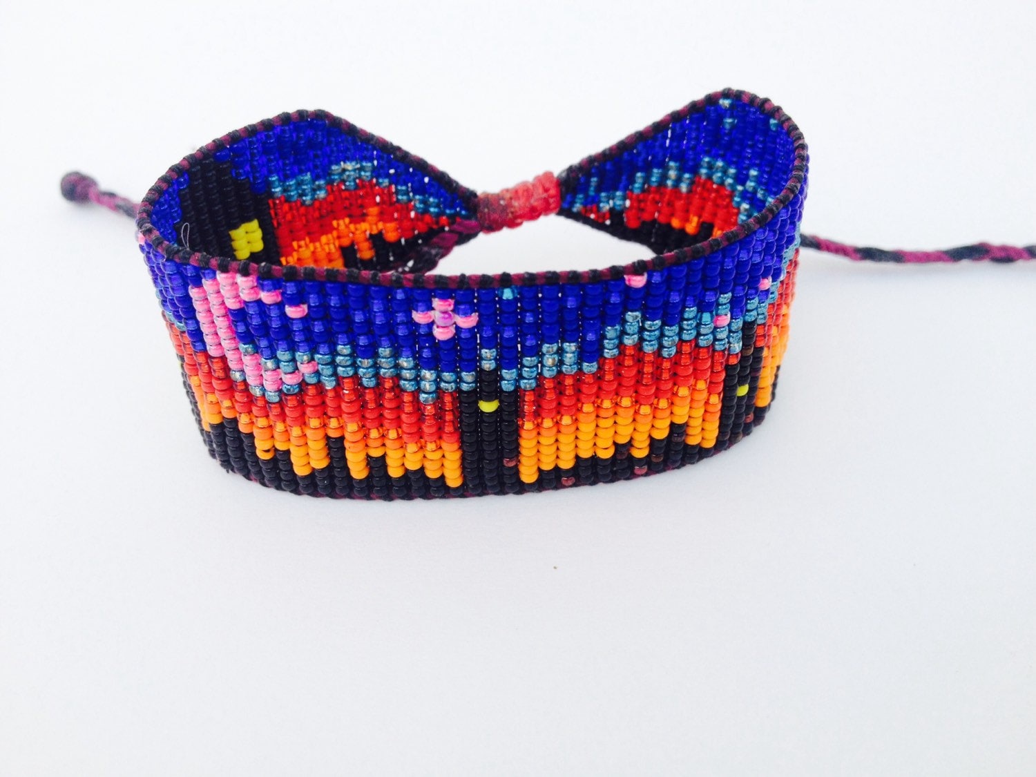 Nachtleben Stadt Szene Perlen Armband Nachtleben Stadt Szene Perlen Armband von pachamamanativeart