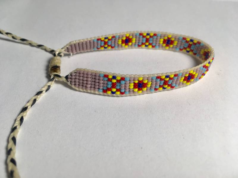 Petite Lavendel Perlen Freundschaft Armband von pachamamanativeart