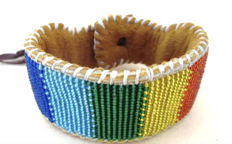 Regenbogen Chakra Ausrichtung Perlen Armband Auf Hirsch Fell Leder von pachamamanativeart