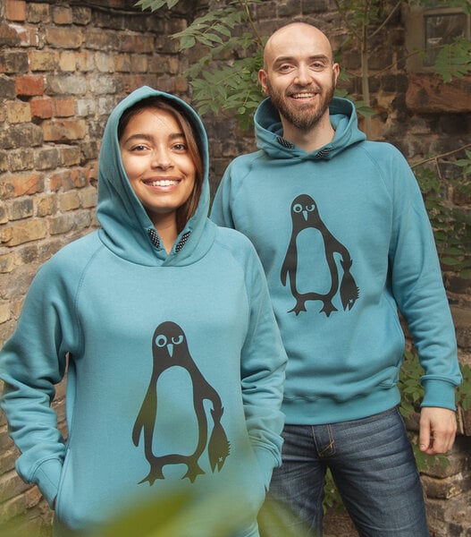 päfjes Pinguin Paul - Fair gehandelter Bio Unisex Hoodie / Kapuzenpulli - Blau von päfjes