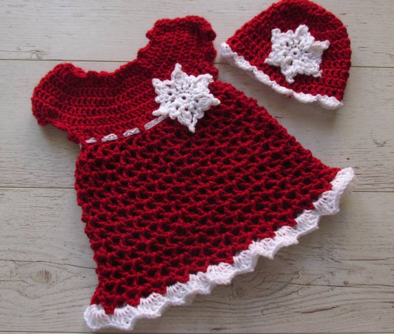 Gehäkelte Baby Weihnacht Kleid & Mütze Rotes Festliches Outfit Mit Schneeflocken von paintcrochet