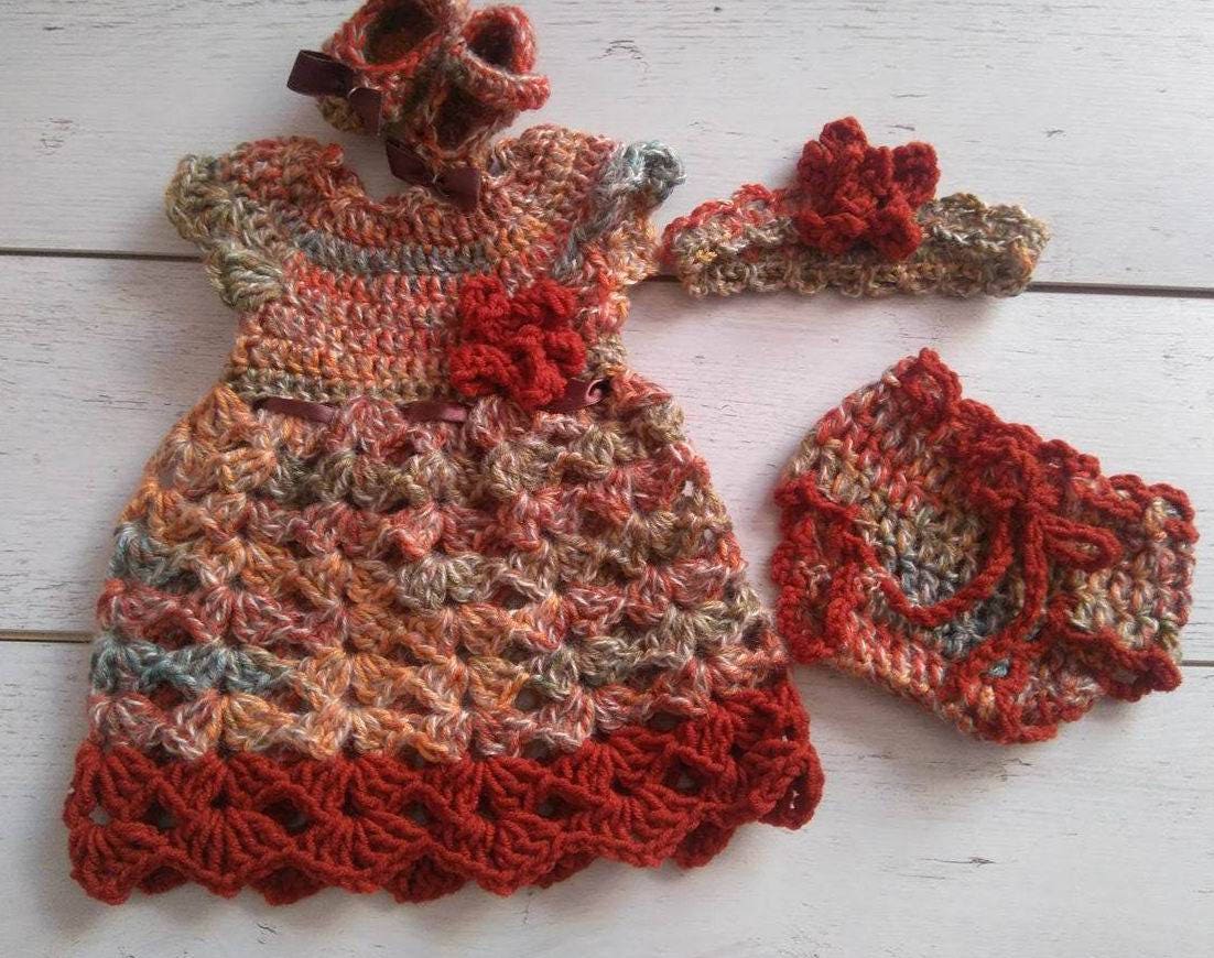 Gehäkelte Herbst Baby Kleid Set Neugeborenen Outfit, Stirnband, Schuhe von paintcrochet