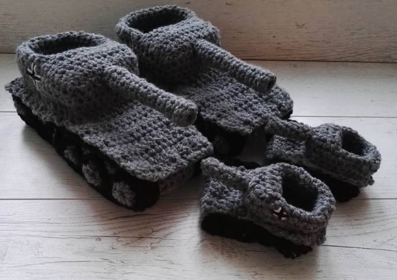 Gehäkelte Panzer Hausschuhe Vater & Sohn Passende Schuhe von paintcrochet