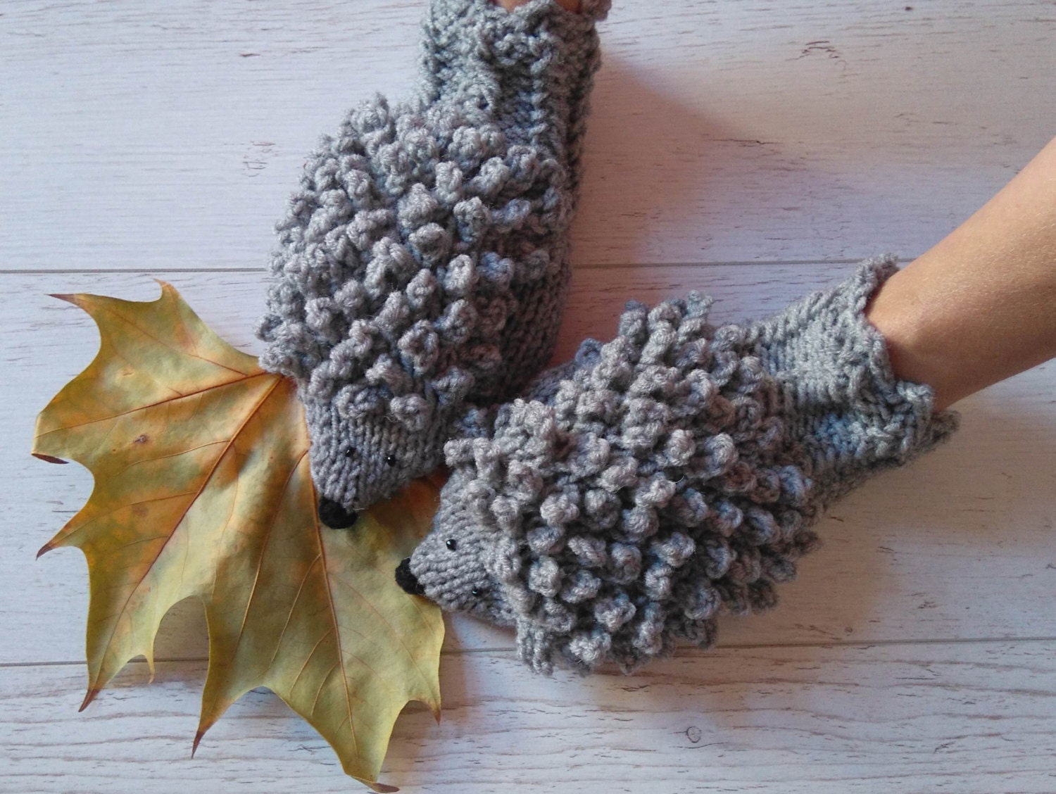 Handgestrickt Igel Graue Winter Handschuhe Für Damen von paintcrochet