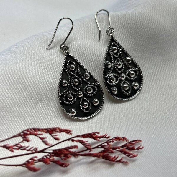 pakilia Ohrhänger "Hoja casquilla" von pakilia