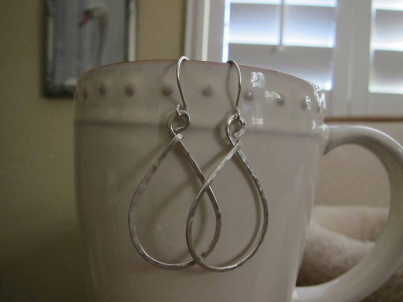 1 1/2 Zoll-sterling Silber Tropfen Creolen 1 1/2 Zoll-sterling Silber Tropfen Creolen von pamshaffer