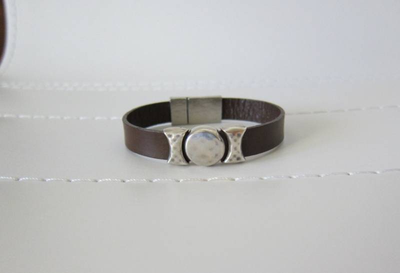 Braune Flache Leder Mit Silbernen Folien Armband von pamshaffer