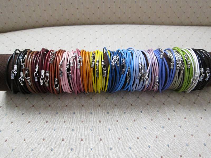 Farbiges Leder Wrap Armbänder... | 2mm -3 X von pamshaffer