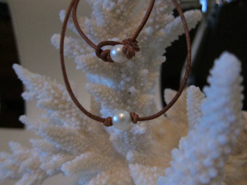 Grüne Perle Und Braun Leder Halsband Halskette von pamshaffer