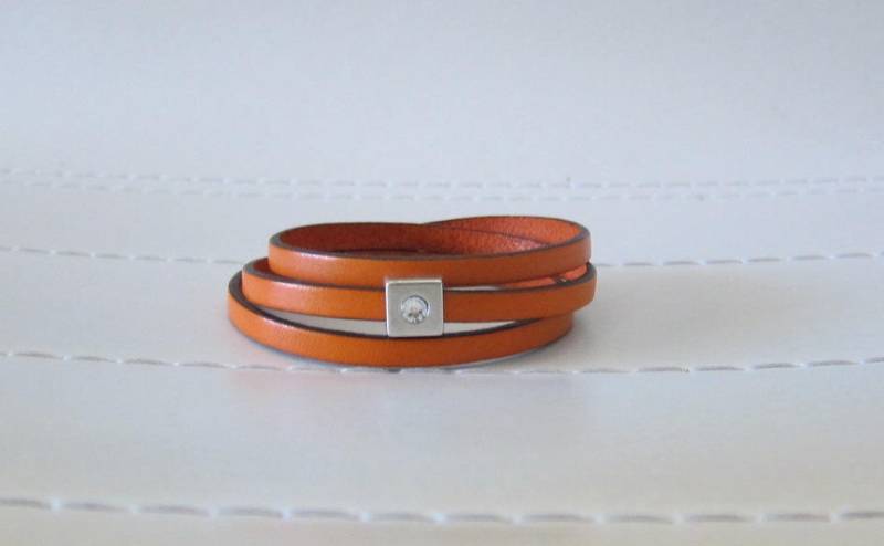 Orange Leder Flach Dreifach Wickelarmband von pamshaffer