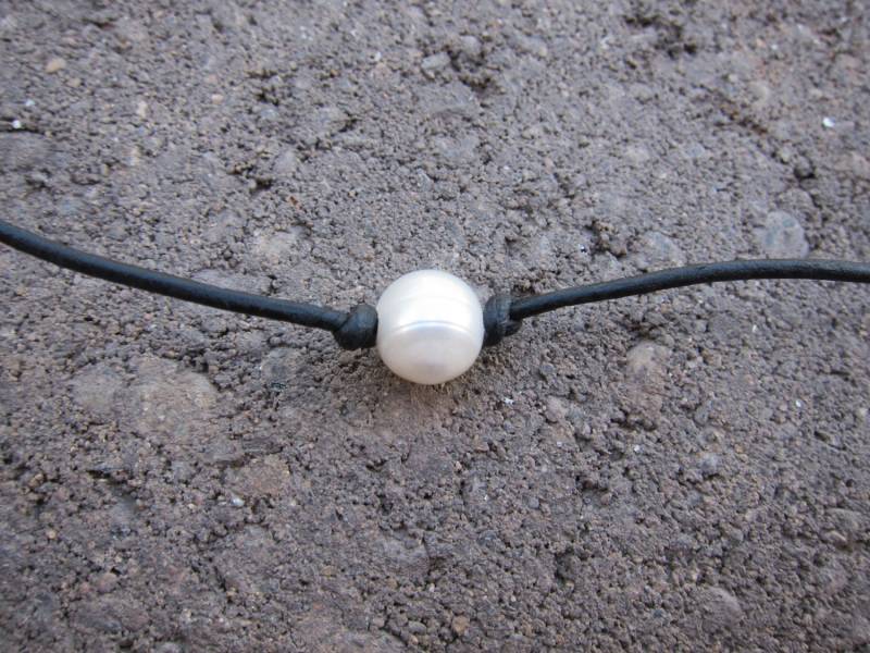 Perle Und Schwarz Leder Halsband Halskette von pamshaffer