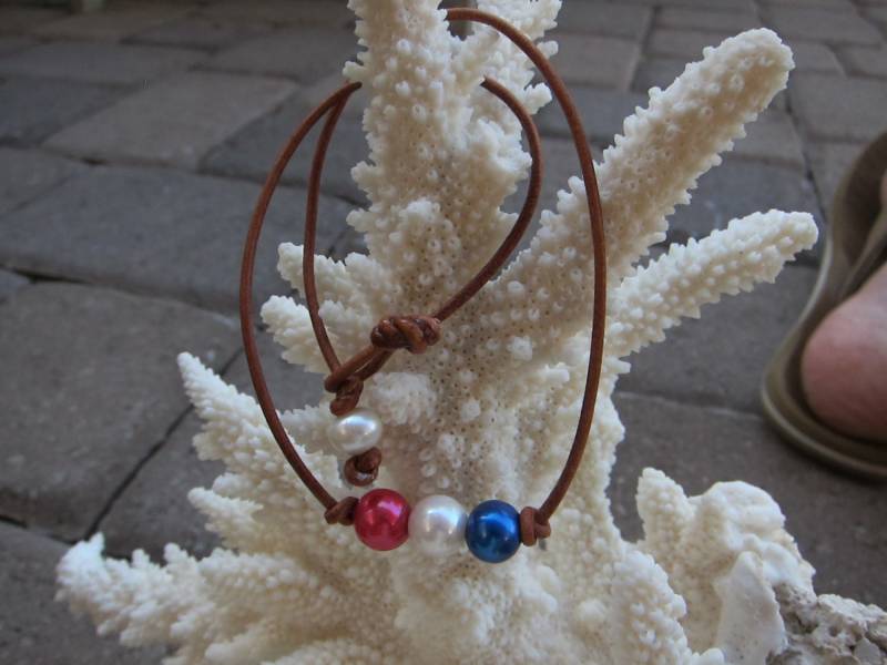 Rot Weiß Und Blau Perlen Braun Leder Halsband Halskette von pamshaffer