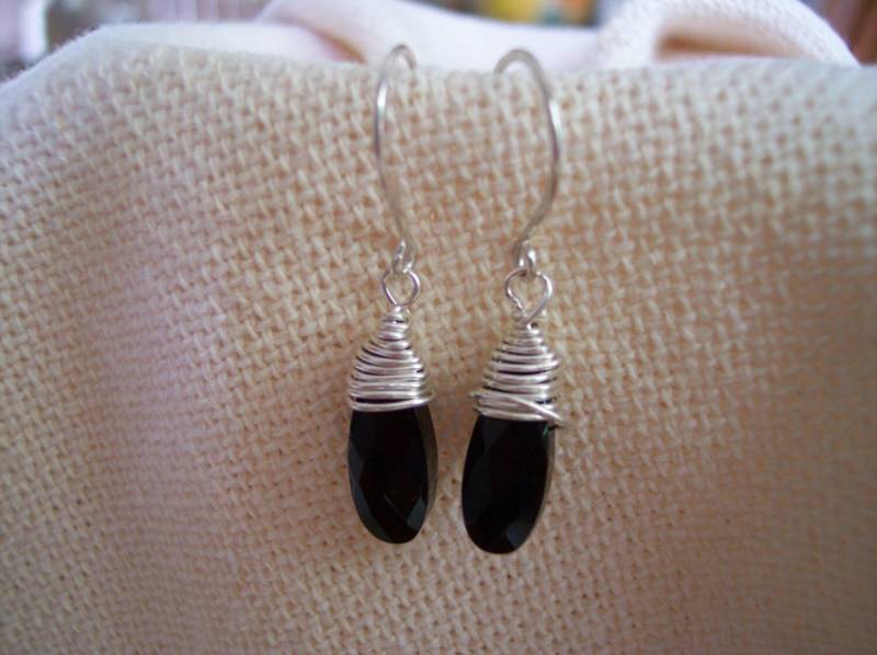 Schwarze Onyx Tropfen Ohrringe von pamshaffer