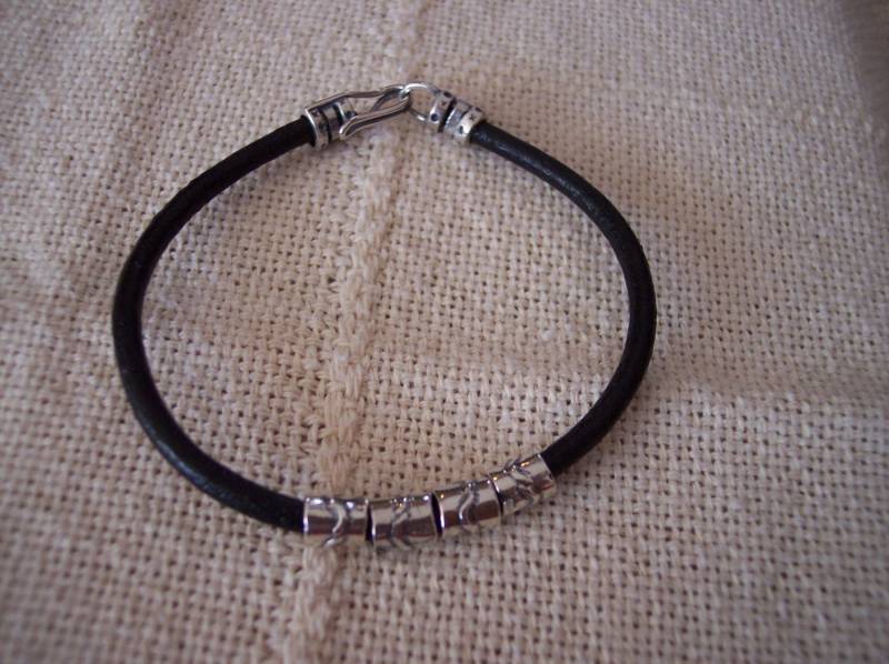 Schwarzes Leder Und Silber Beads von pamshaffer