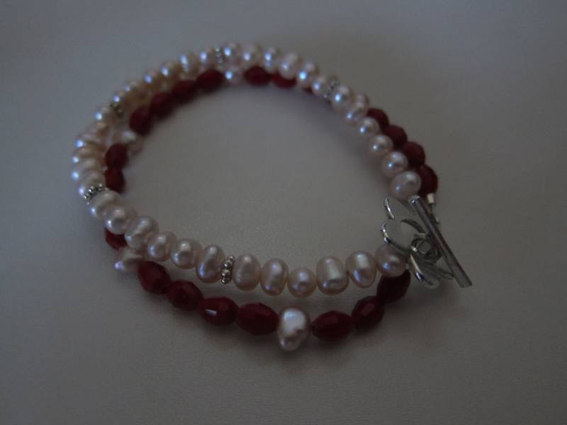 Süßwasser Perlen & Tief Roten Doppelstrang-Armband von pamshaffer