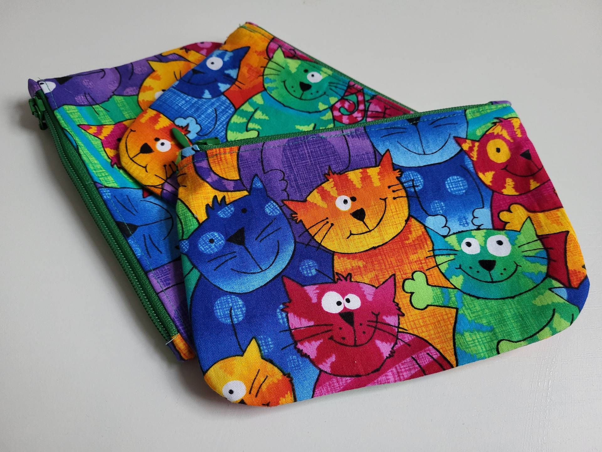 Kosmetiktasche Mit Buntem Katzenmotiv von pantherisdesign