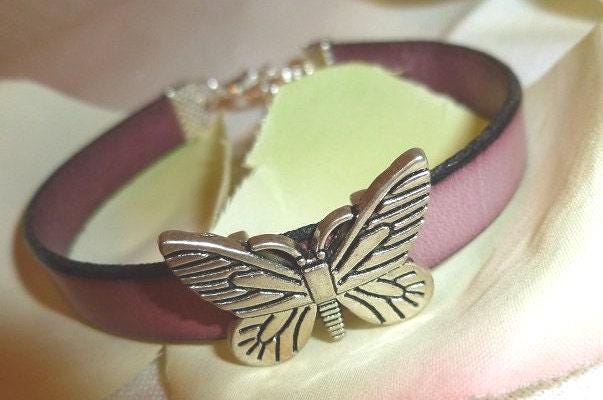 Feminines Armband - Mit Schmetterling Edel Und Schön von paperandmorevonUte