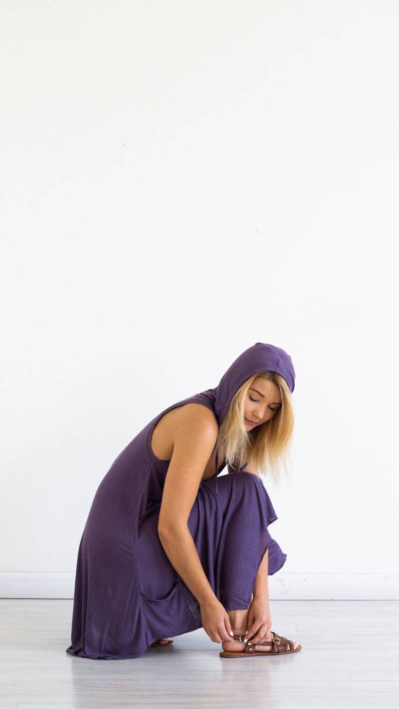 Pixie Ärmelloses Hoodie Feenkleid in Amethyst von paramitadesign
