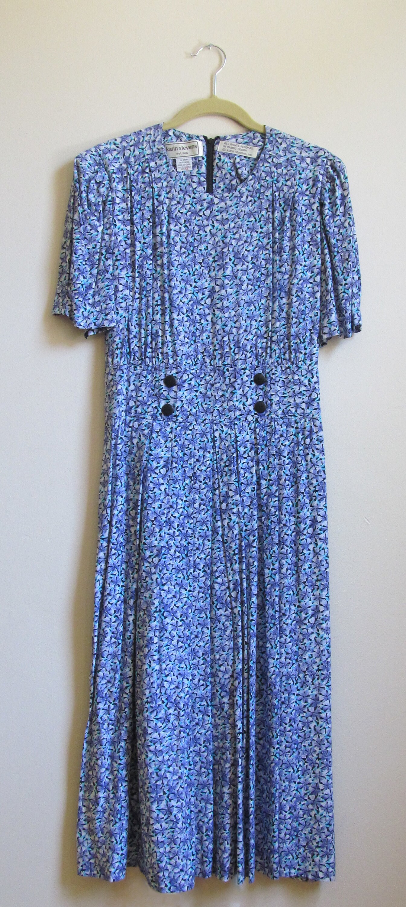 90Er Jahre Blumenkleid L 40 Büste 30 Taille 90Er Jahre Blumenkleid L 40 Büste 30 Taille von pasadenavintage