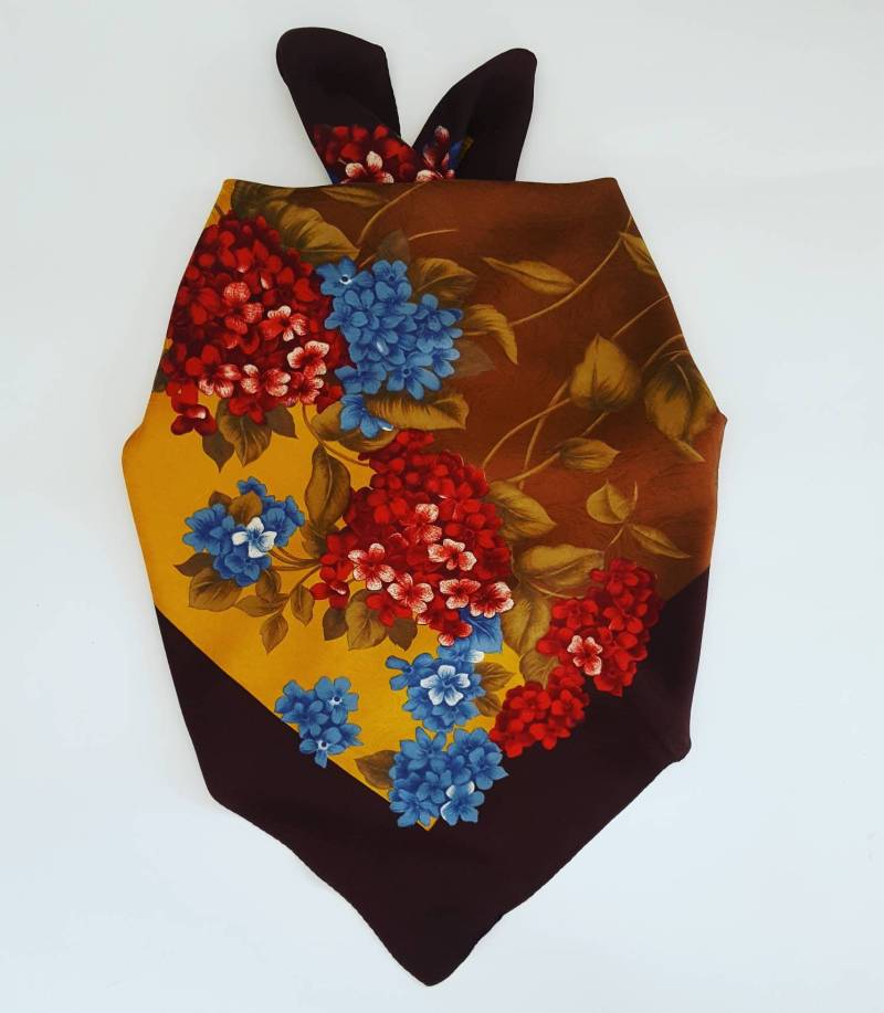 Vintage Schal Aus Reiner Seide von passatosetoso